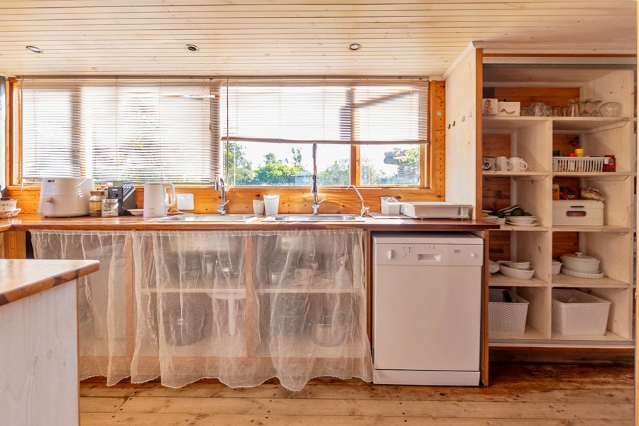 5 Bedroom Property for Sale in Trekoskraal Western Cape